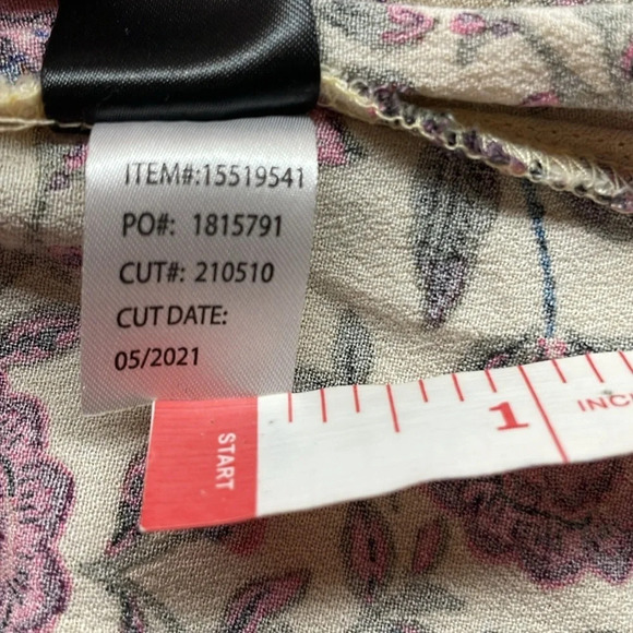 Torrid Women Floral Blouse Long Sleeve Rayon V-Neck Embroidered Purple Size 2/2X - Picture 10 of 16